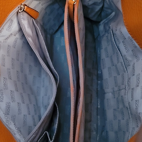 Michael Kors purse - Picture 2 of 3